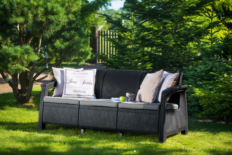 Sofa ogrodowa CORFU Kanapa na taras dla 3 osób (poduszki w zestawie) BRĄZ - obrazek 4