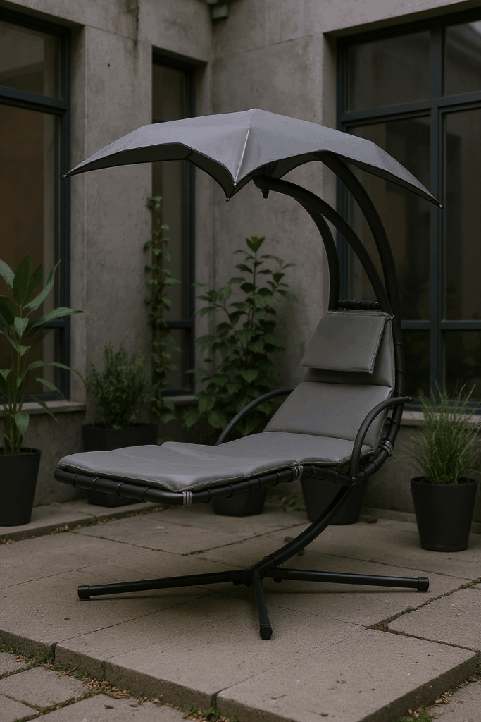 Fotel podwieszany bujak ogrodowy MALIBU w surowej nowoczesnej aranżacji