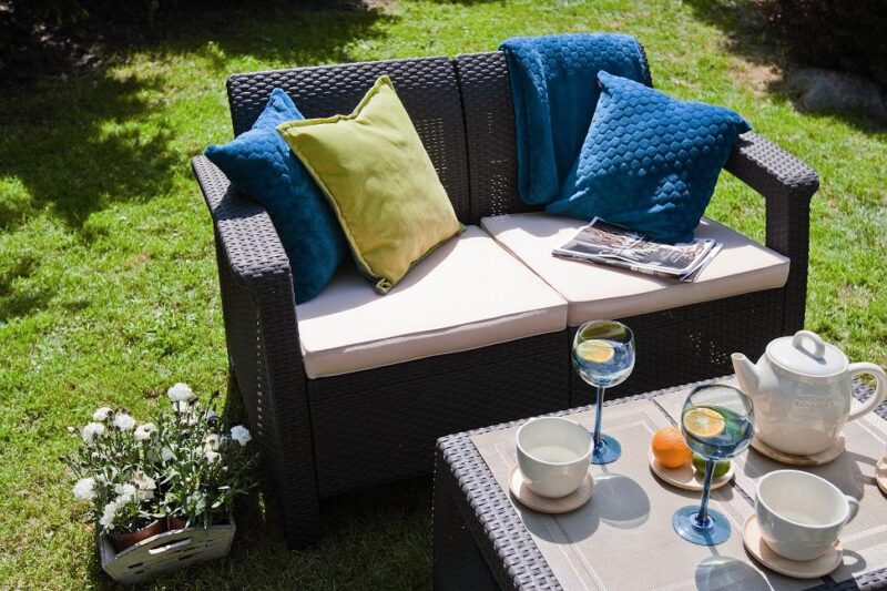 Sofa ogrodowa ławka z poduszkami CORFU LOVE 2-os BRĄZ - obrazek 2
