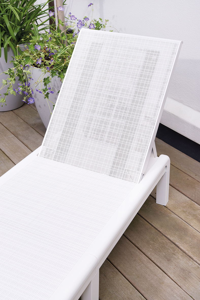 Leżak ogrodowy Keter Mallorca biały – składany, wygodny i odporny na warunki atmosferyczne - obrazek 10