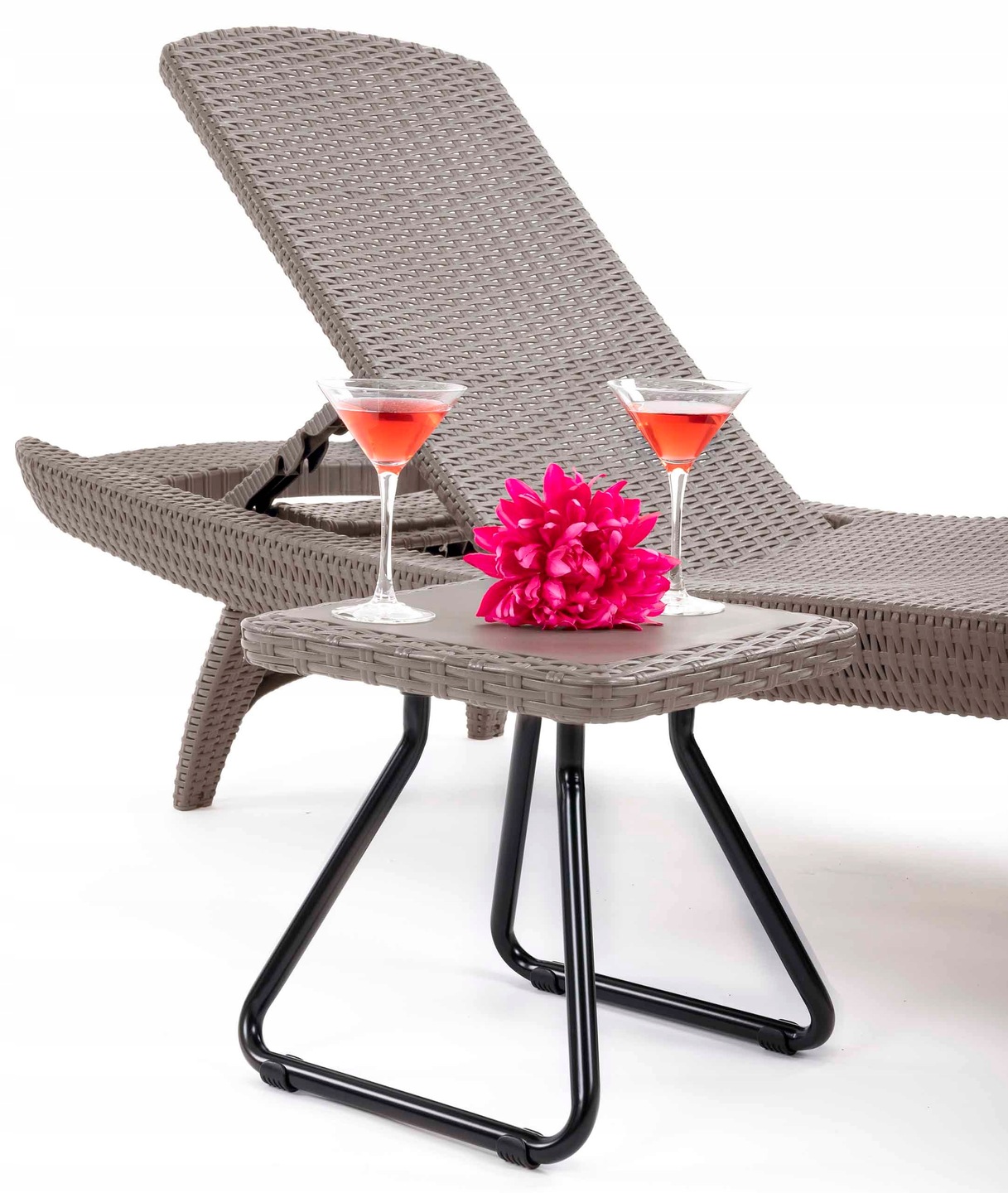 Zestaw leżaków KETER Pacific cappuccino 2 leżaki ze stolikiem boczny - obrazek 3