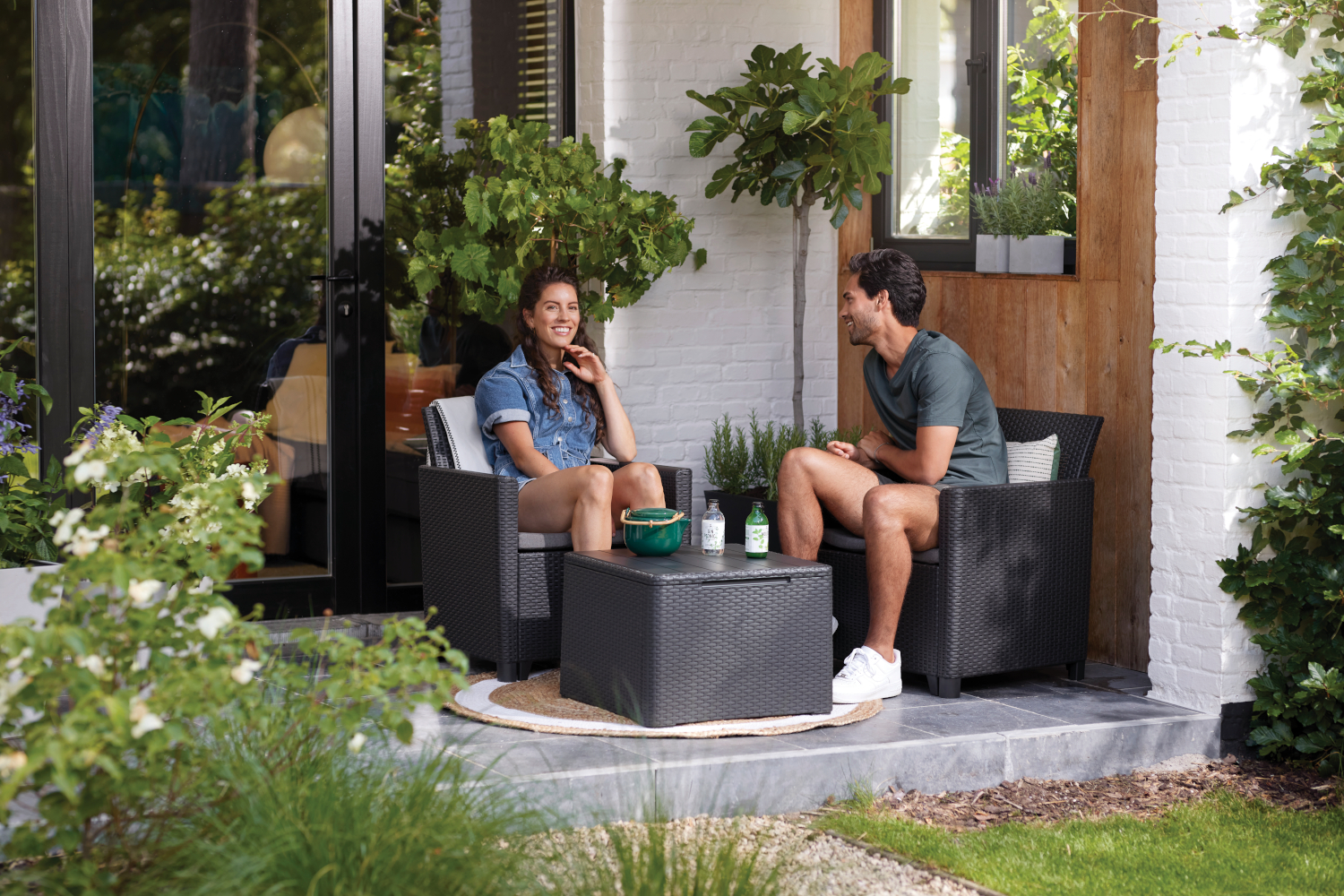 Zestaw balkonowy CLAIRE grafit 2 fotele i stolik-schowek